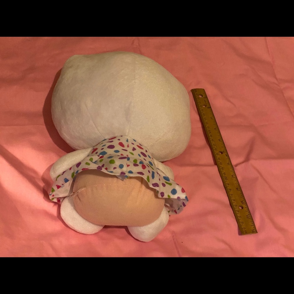 Hello kitty plushy - Picture 4 of 5